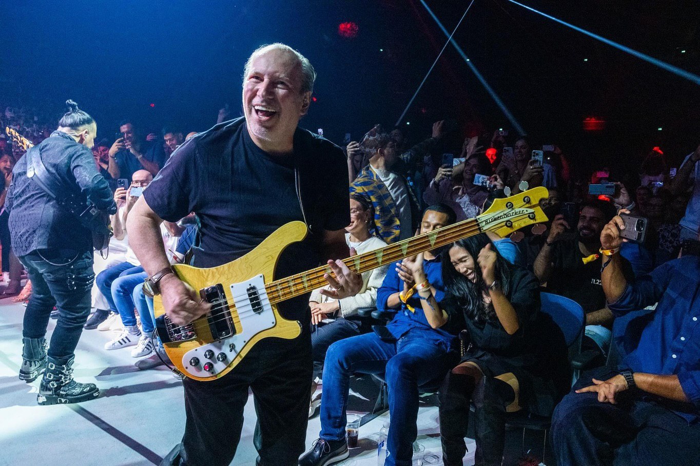 Голлівудський композитор Ганс Циммер підтримав Україну: яскраве відео з концерту у Лас-Вегасі